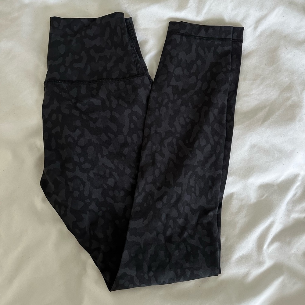 Lululemon wunder under train leggings 25
